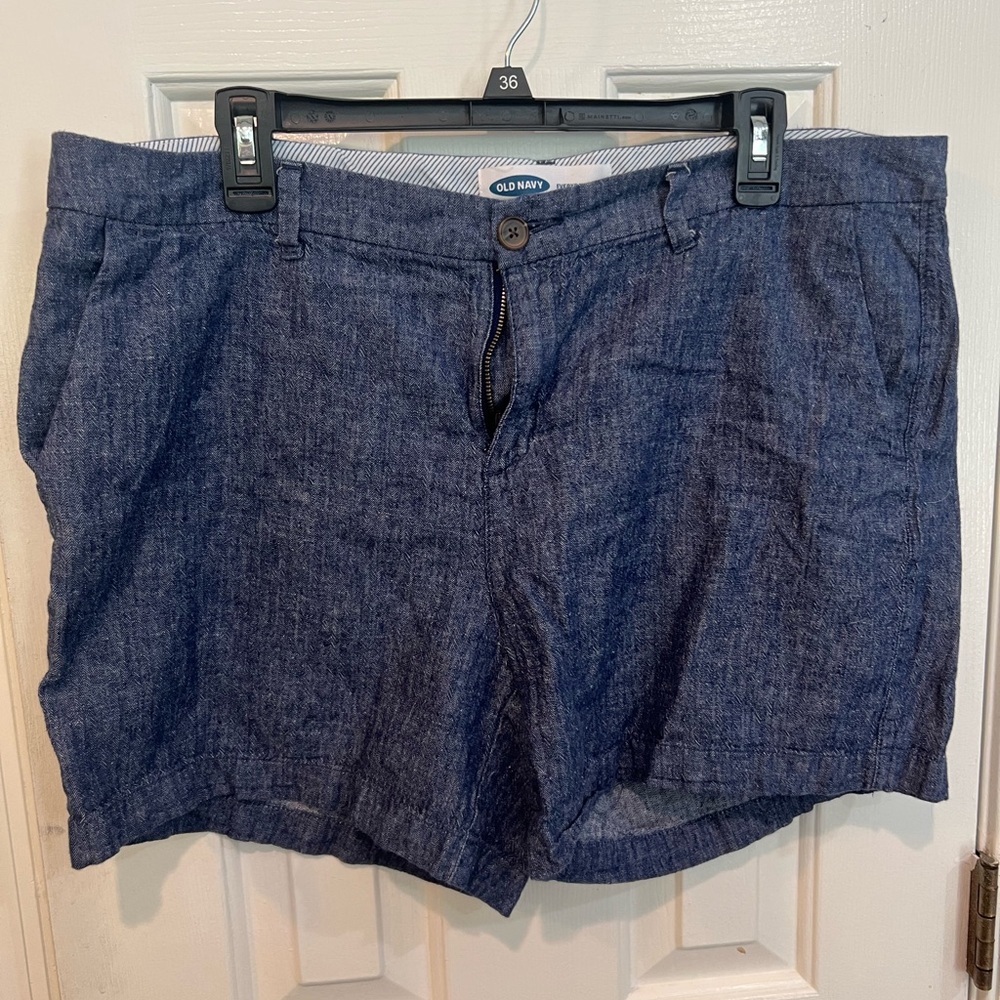 Women’s Old Navy blue Everyday shorts - size 16- 55%linen/45%cotton